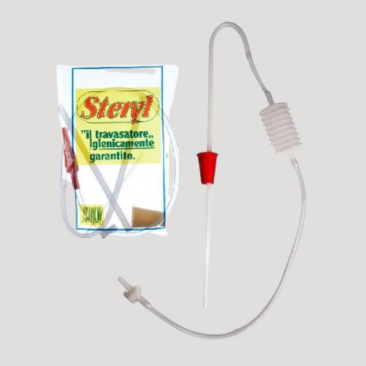 Travasatore per liquidi con rubinetto